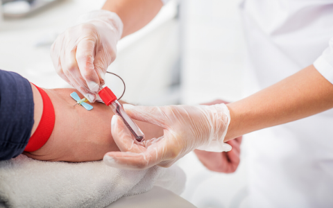 Tumores sólidos como pulmão, mama, colorretal, melanoma, glândulas salivares, pâncreas e ovário estão sendo analisados geneticamente com a tecnologia PCR Digital em Gotas